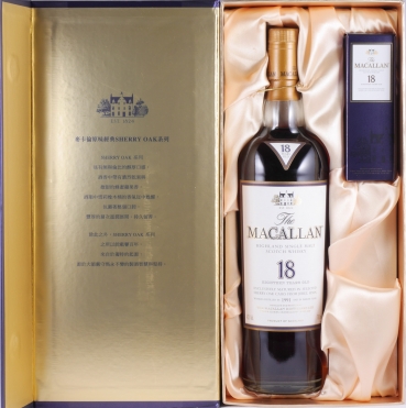 Macallan 1991 18 Years Sherry Oak Special Gift Pack with Miniature Highland Single Malt Scotch Whisky 43.0%