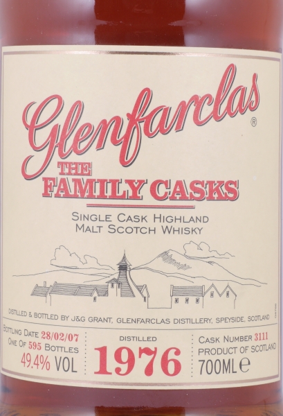 Glenfarclas 1976 30 Years Family Casks Refill Sherry Butt Cask No. 3111 Highland Single Malt Scotch Whisky 49.4%