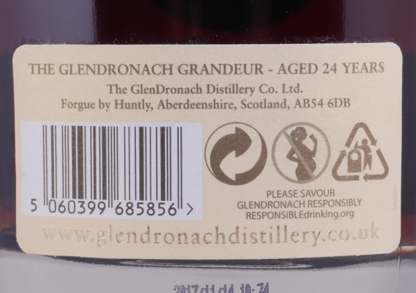 Glendronach 24 Years Grandeur Batch No. 009 Oloroso Sherry Casks Highland Single Malt Scotch Whisky 48,7%