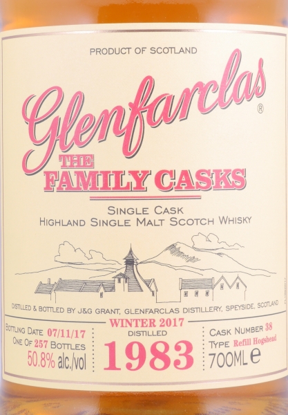 Glenfarclas 1983 34 Years The Family Casks Refill Hogshead Cask No. 38 Highland Single Malt Scotch Whisky 50,8%